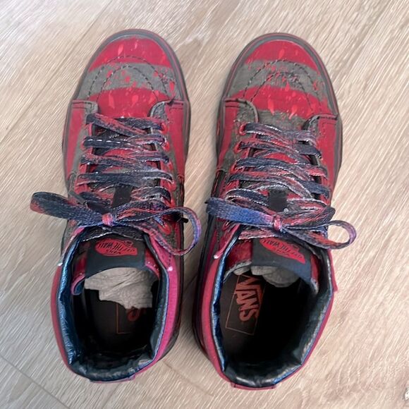 Vans of the wall SK8-HI THE NIGHTMARE ON ELM STREET SIZE US MEN 4 US WOMEN 5.5 - Picture 5 of 12